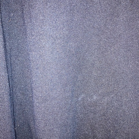 Cute asymmetrical black top with shoulder cutouts! In size medium - Picture 5 of 6